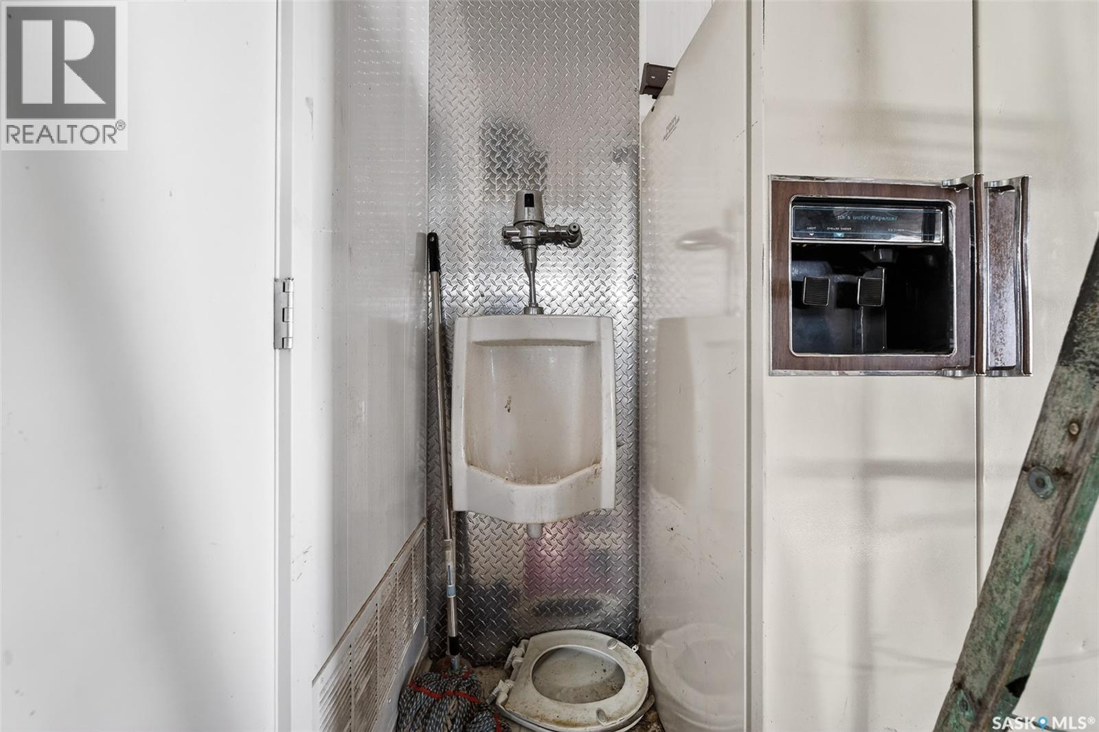 1317 Hochelaga Street W, Moose Jaw, Saskatchewan  S6H 6C3 - Photo 35 - SK028896