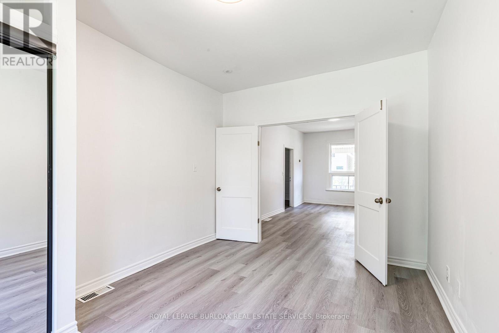 22 Myrtle Avenue, Hamilton, Ontario  L8M 2E9 - Photo 8 - X12806858