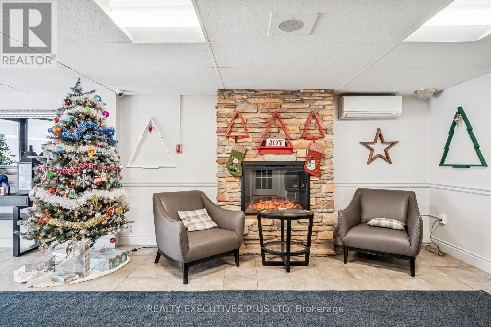 303 - 64 Benton Street, Kitchener, Ontario  N2G 4L9 - Photo 5 - X12806888