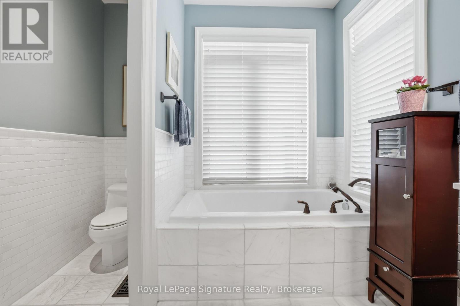 176 High Bluff Lane, Blue Mountains, Ontario  N0H 2P0 - Photo 19 - X12806936