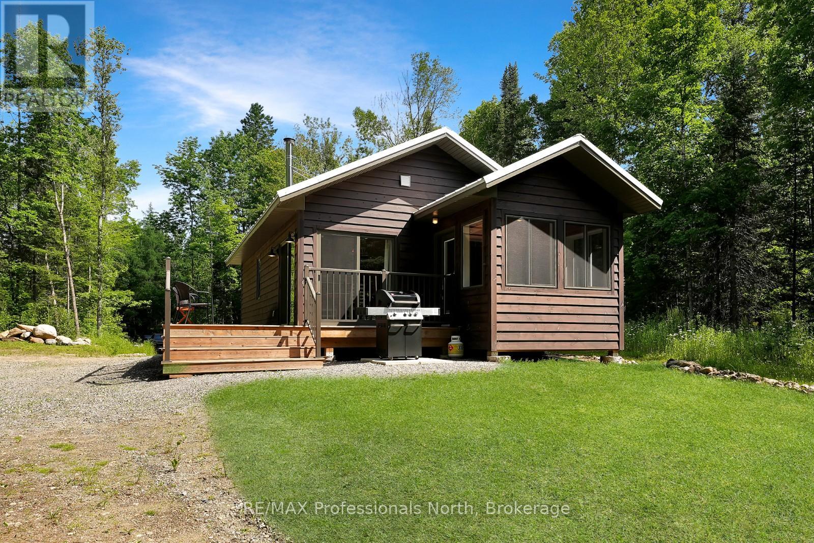 1462 Minnicock Lake Road, Dysart Et Al (Dysart), Ontario  K0M 1S0 - Photo 3 - X12807030