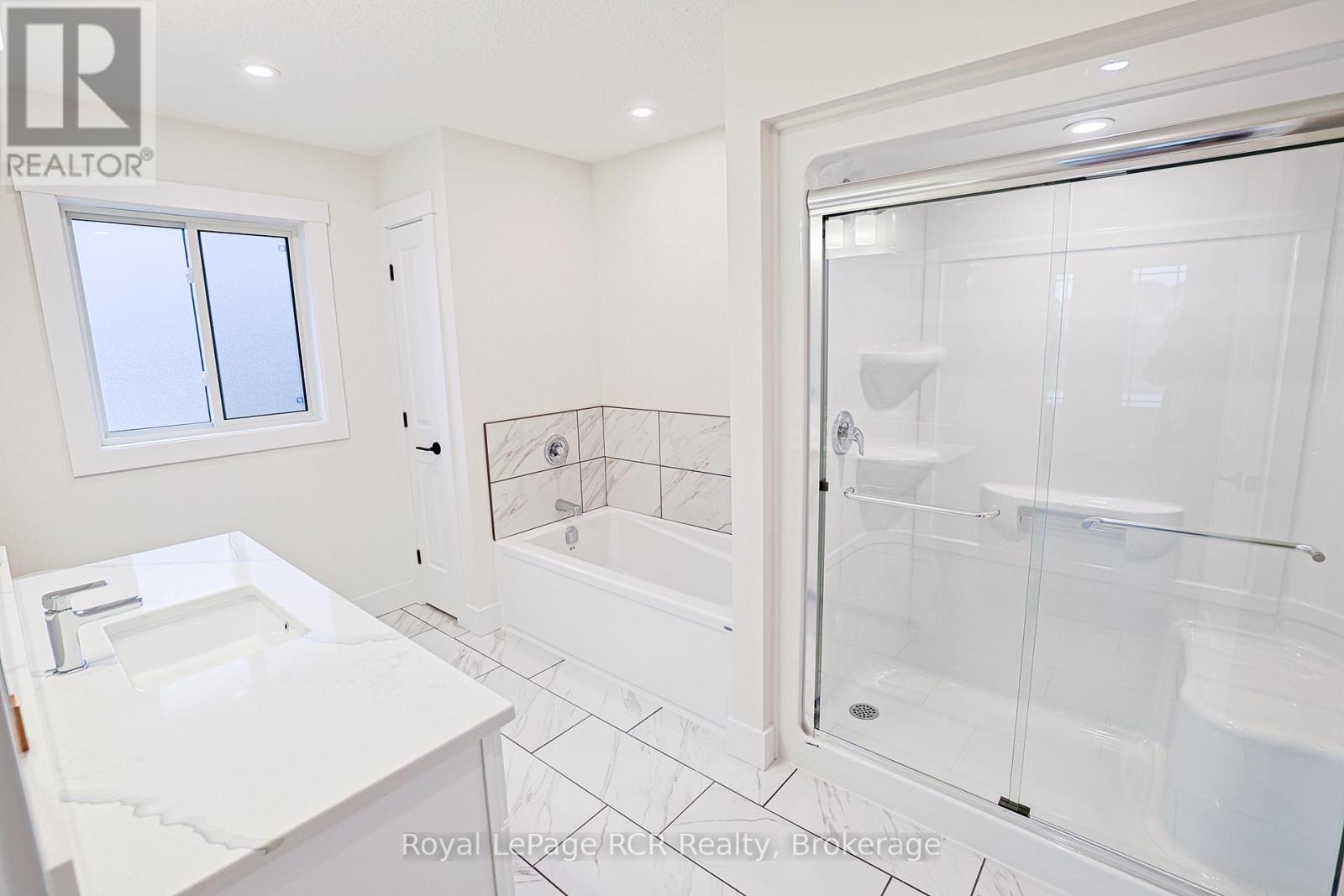 222 16th Avenue Crescent, Hanover, Ontario  N4N 3V3 - Photo 10 - X12807152