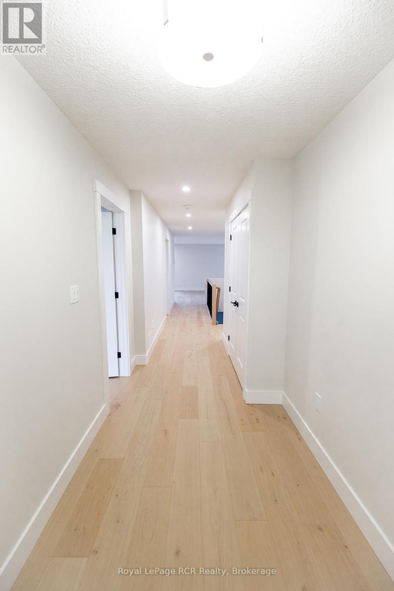 222 16th Avenue Crescent, Hanover, Ontario  N4N 3V3 - Photo 2 - X12807152