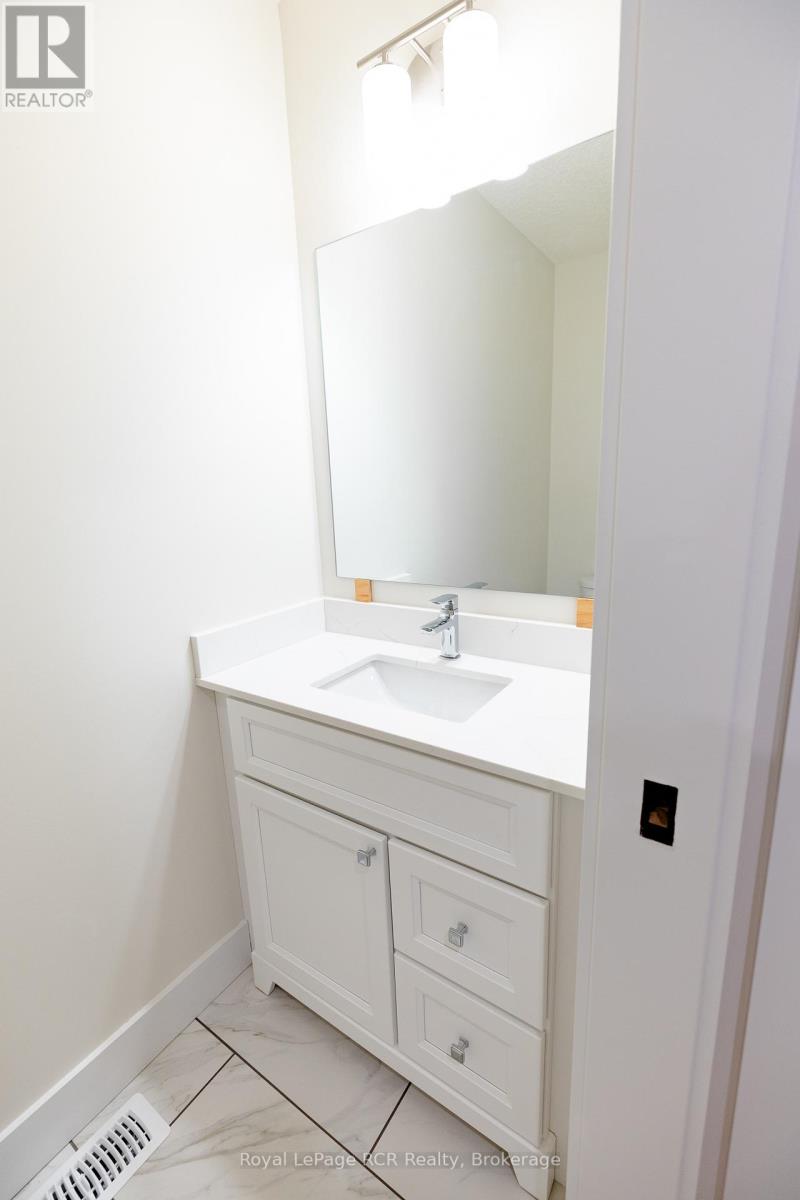 222 16th Avenue Crescent, Hanover, Ontario  N4N 3V3 - Photo 24 - X12807152