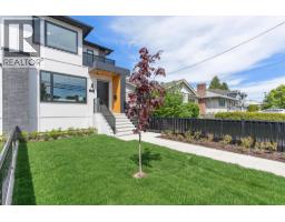 7225 10TH AVENUE, Burnaby, British Columbia