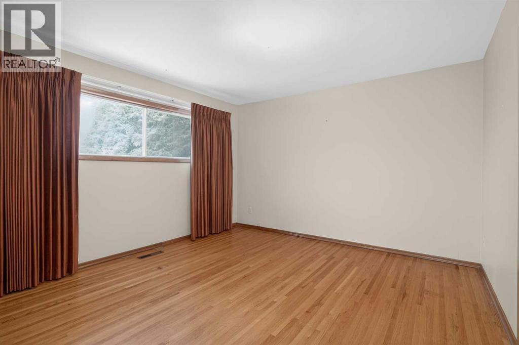 337 Capri Avenue Nw, Calgary, Alberta  T2L 0J4 - Photo 13 - A2286264