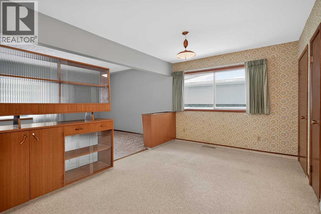 337 Capri Avenue Nw, Calgary, Alberta  T2L 0J4 - Photo 8 - A2286264