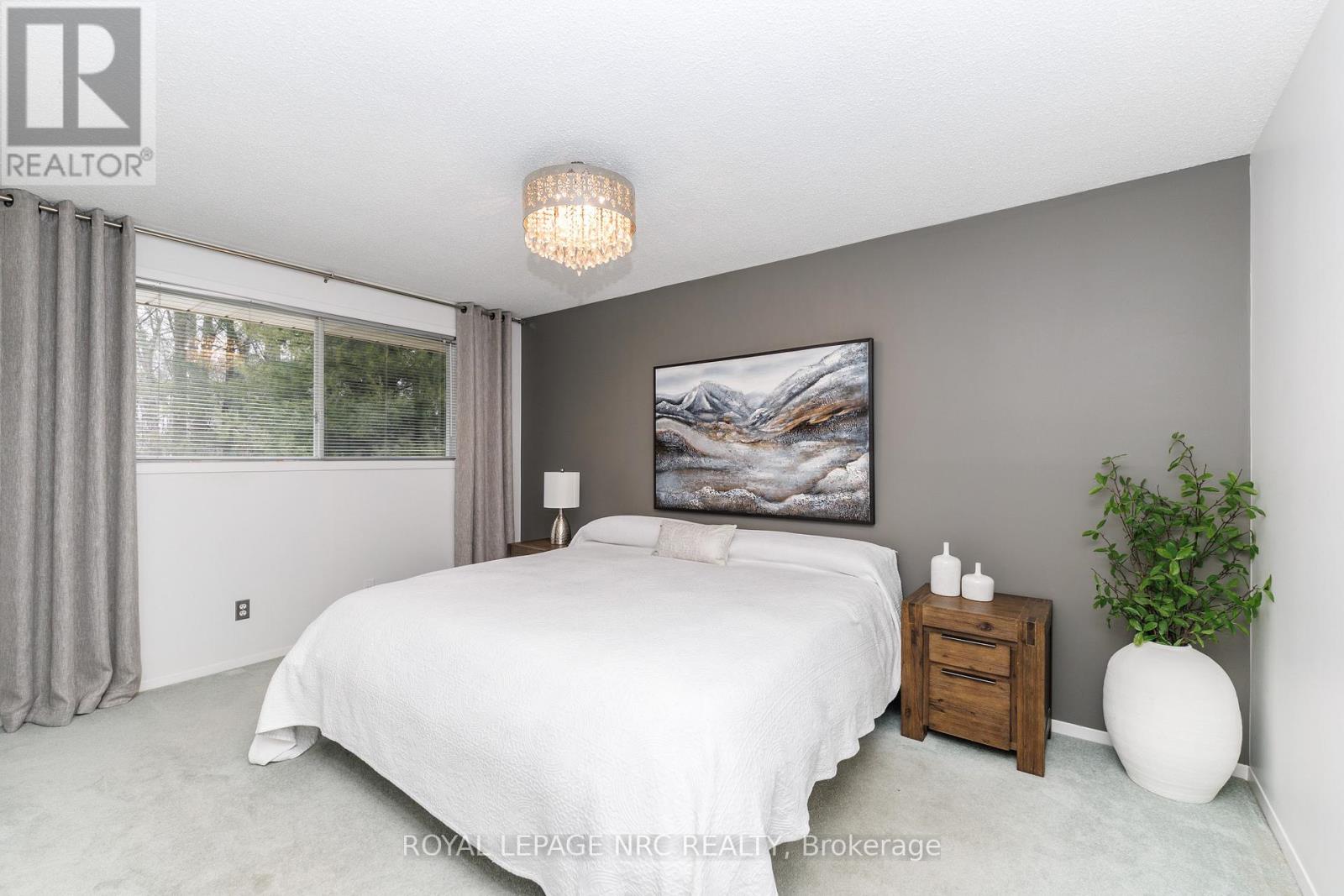 28 Spruceside Crescent, Pelham, Ontario  L0S 1E1 - Photo 16 - X12804474