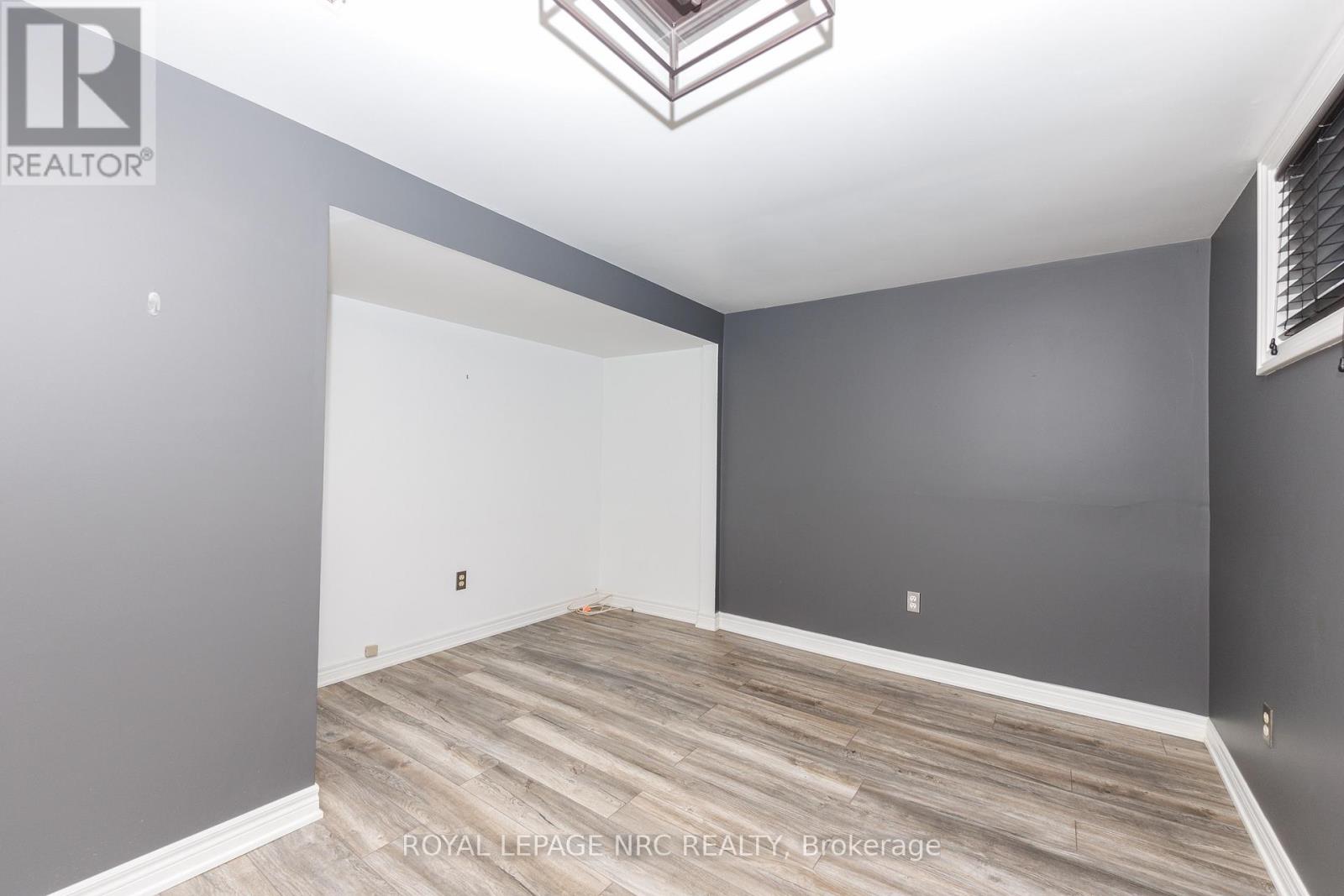 28 Spruceside Crescent, Pelham, Ontario  L0S 1E1 - Photo 32 - X12804474