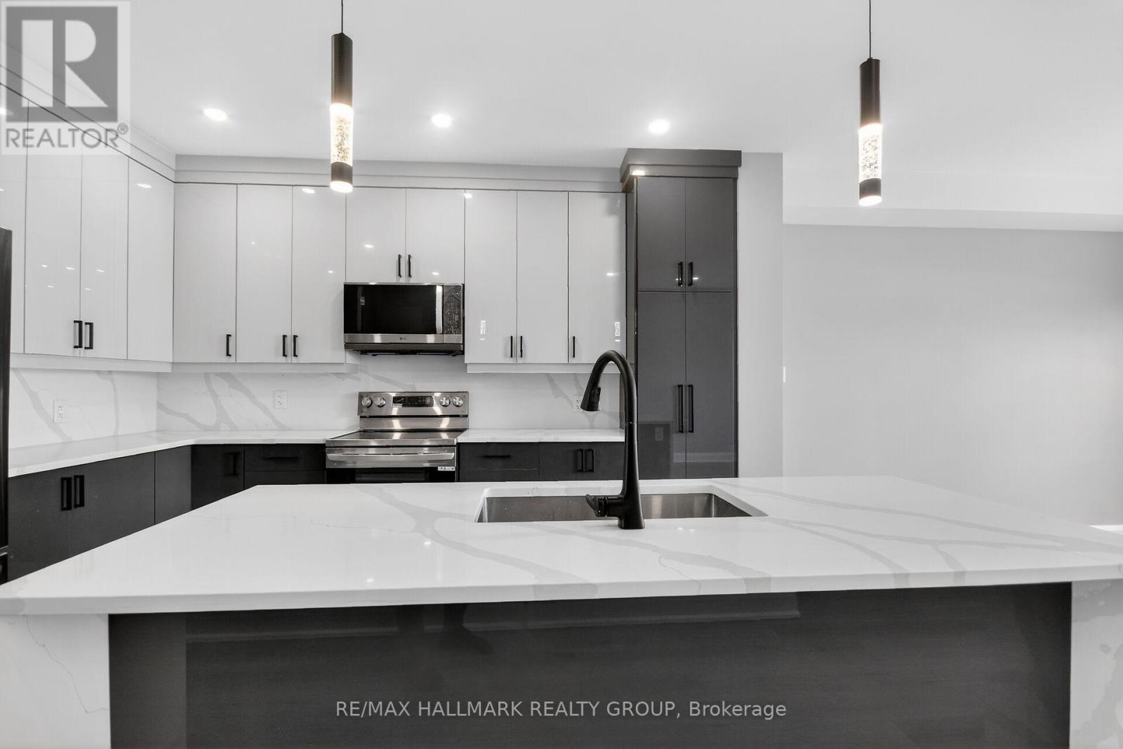 Main/second Floor Unit - 78 Burnett's Grove Circle, Ottawa, Ontario  K2J 1N7 - Photo 7 - X12807054