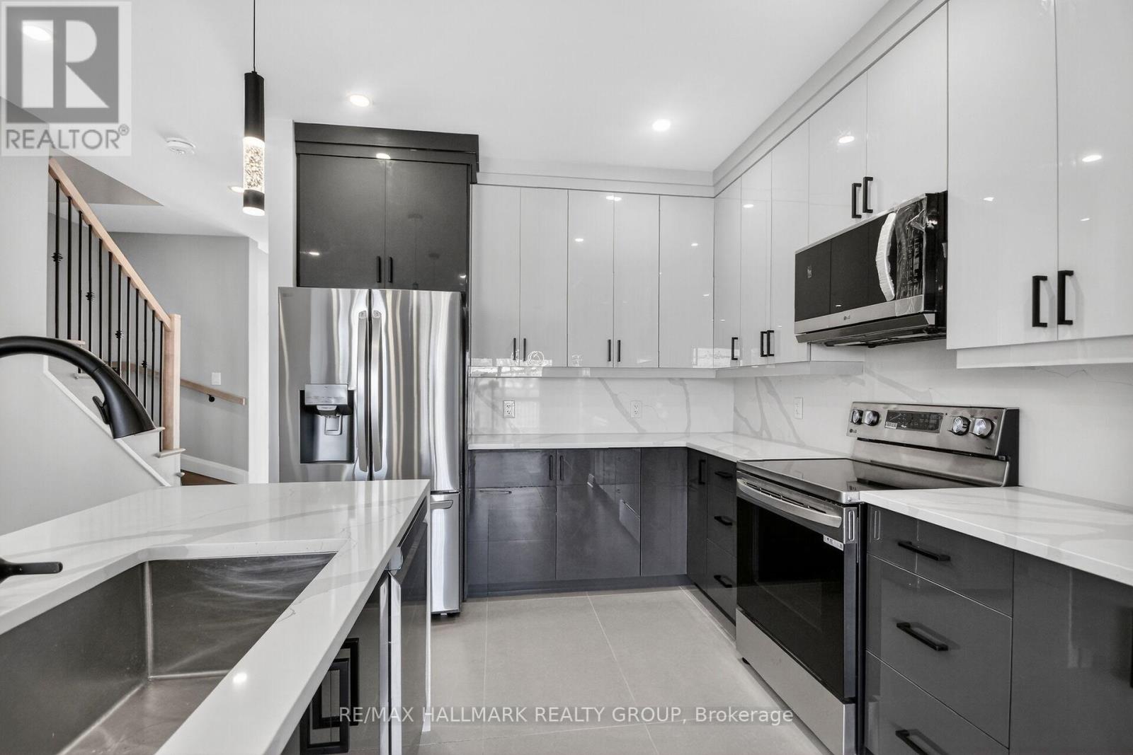 Main/second Floor Unit - 78 Burnett's Grove Circle, Ottawa, Ontario  K2J 1N7 - Photo 8 - X12807054