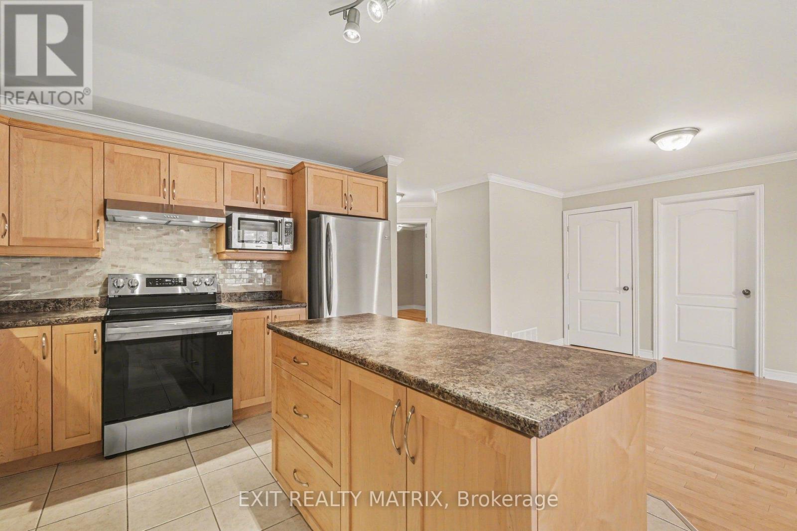 103 - 856 Notre-Dame Street, Russell, Ontario  K0A 1W0 - Photo 10 - X12807070