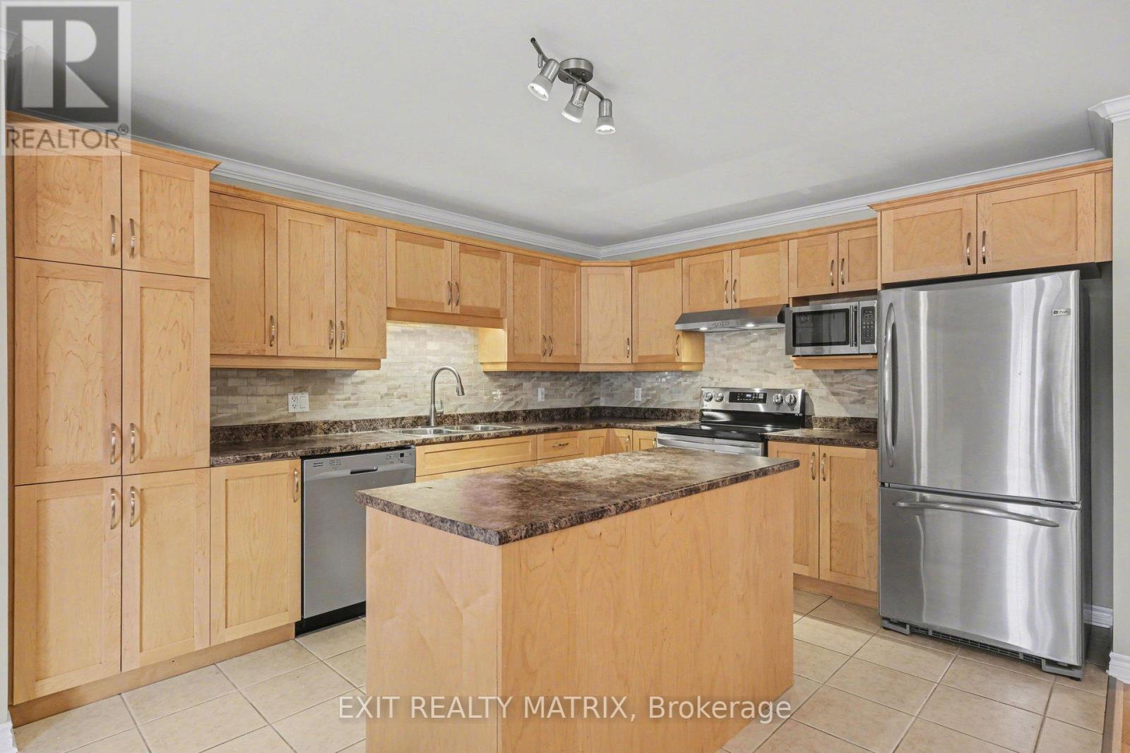 103 - 856 Notre-Dame Street, Russell, Ontario  K0A 1W0 - Photo 9 - X12807070