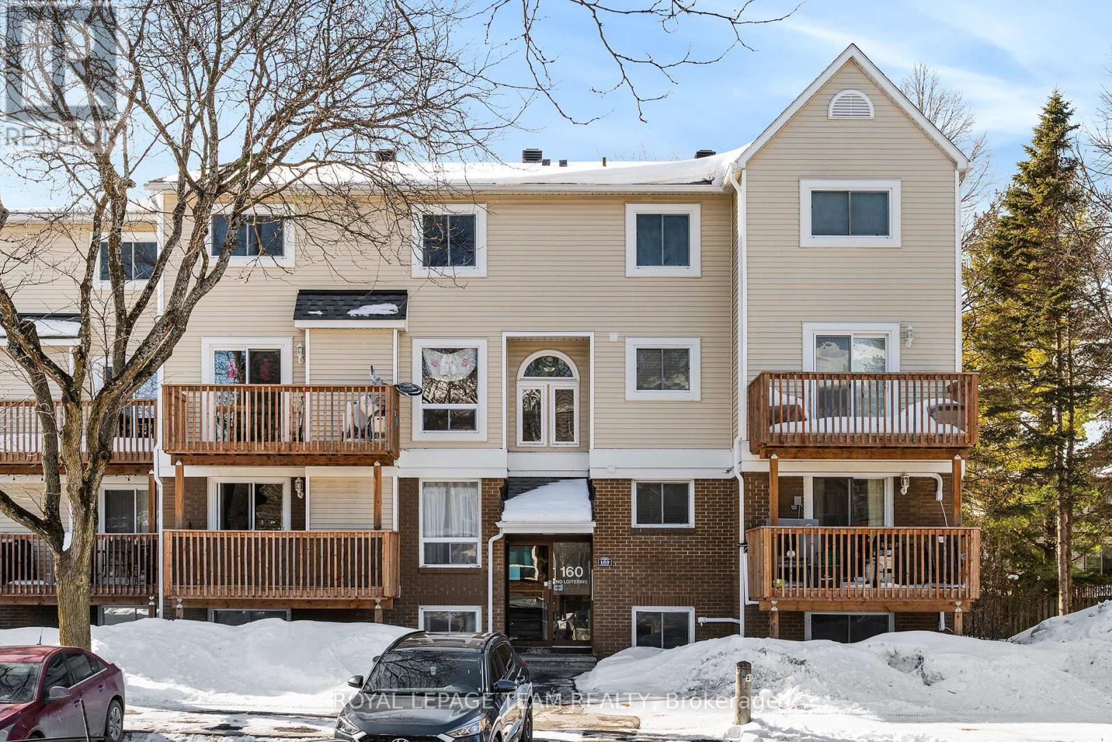 4 - 160 Fenerty Court, Ottawa, Ontario  K2L 3A7 - Photo 2 - X12807154