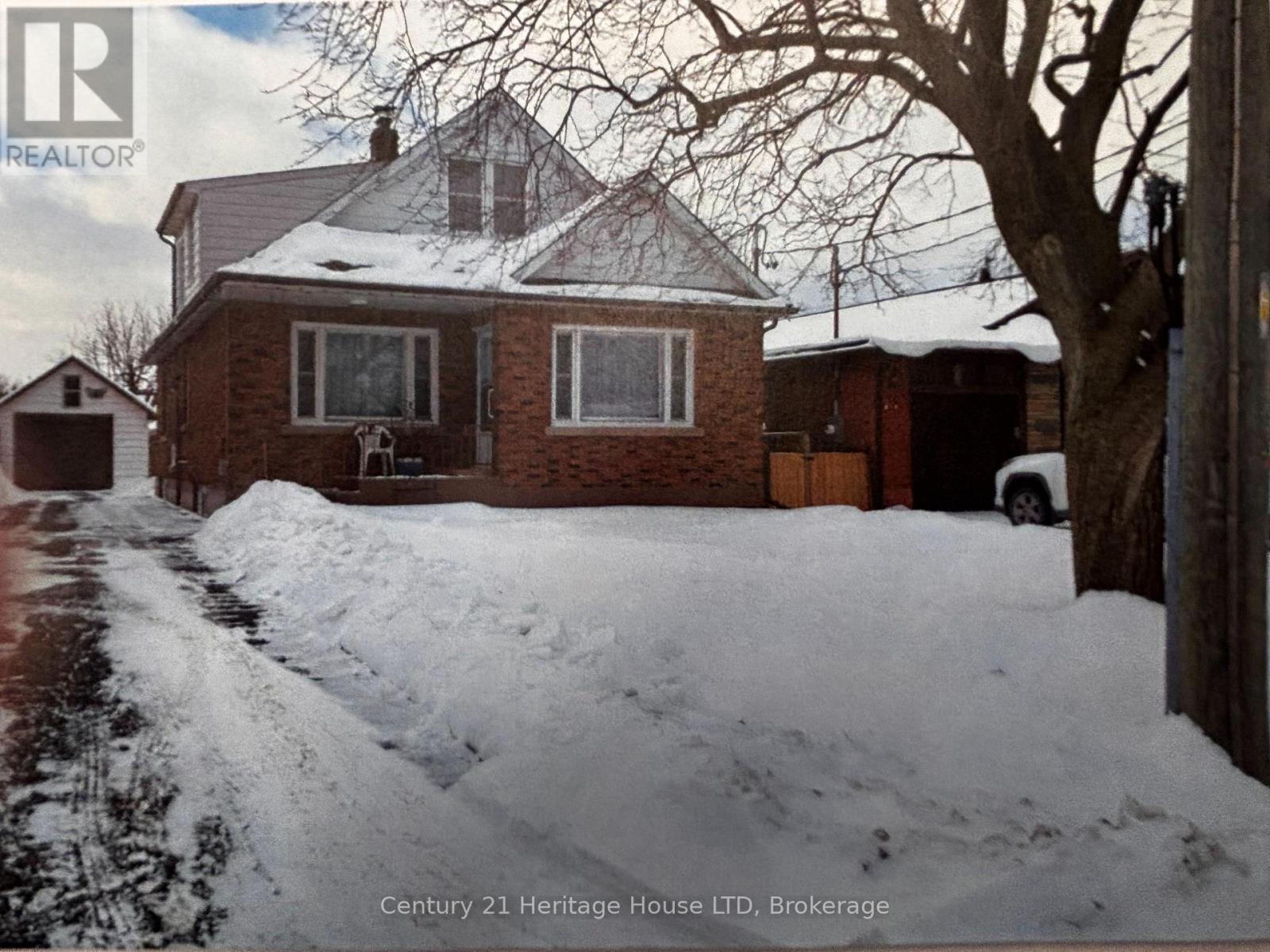 71 ROLLS AVENUE, St. Catharines, Ontario