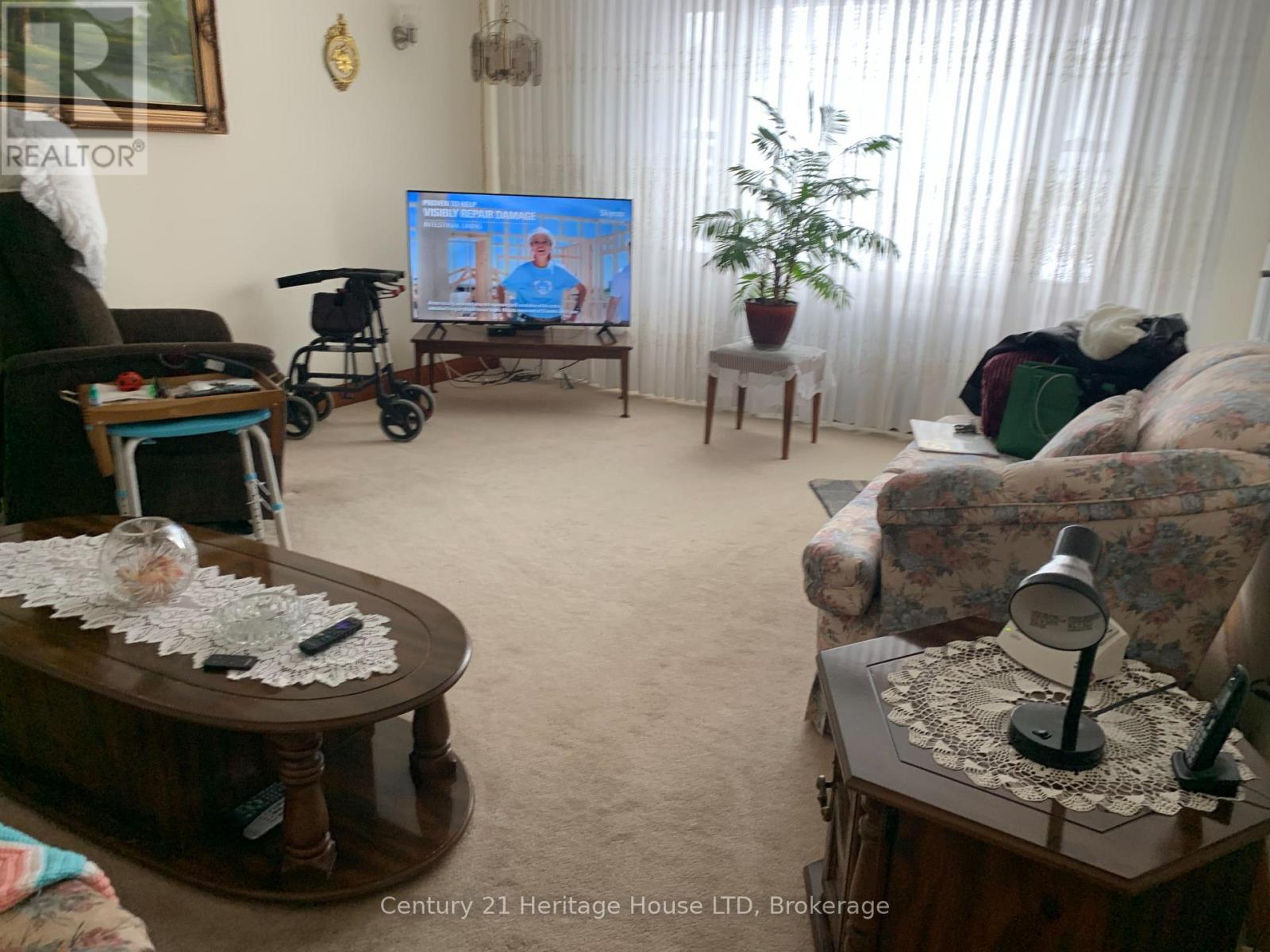 71 Rolls Avenue, St. Catharines, Ontario  L2N 1W3 - Photo 2 - X12771908