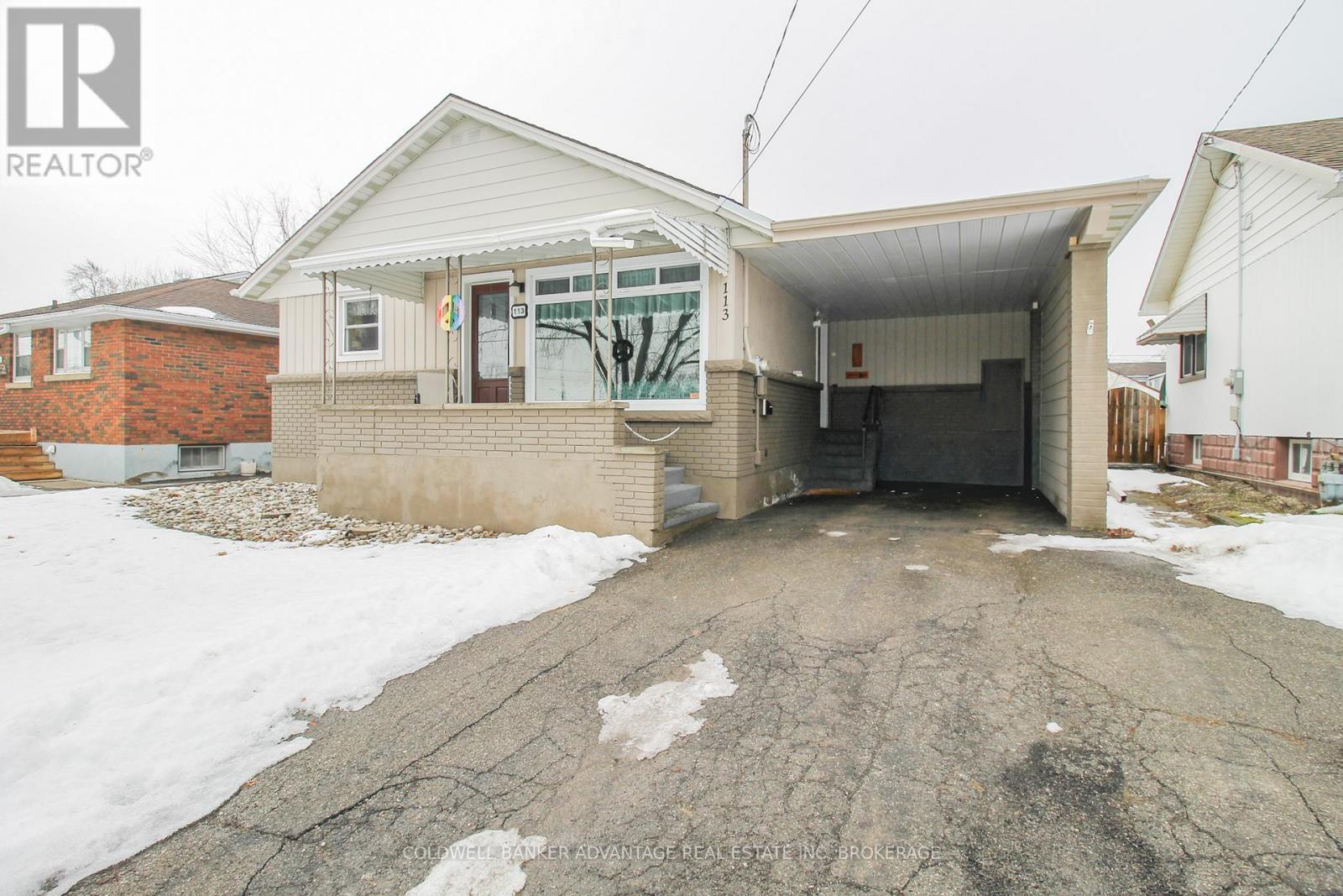 113 Golden Boulevard W, Welland, Ontario  L3B 1H9 - Photo 2 - X12807050
