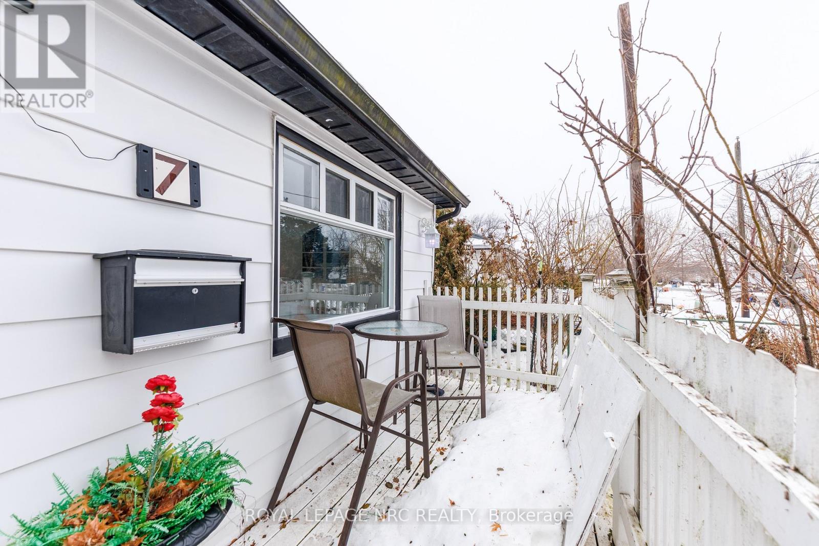 7 Vera Street, St. Catharines, Ontario  L2S 1C3 - Photo 5 - X12807086