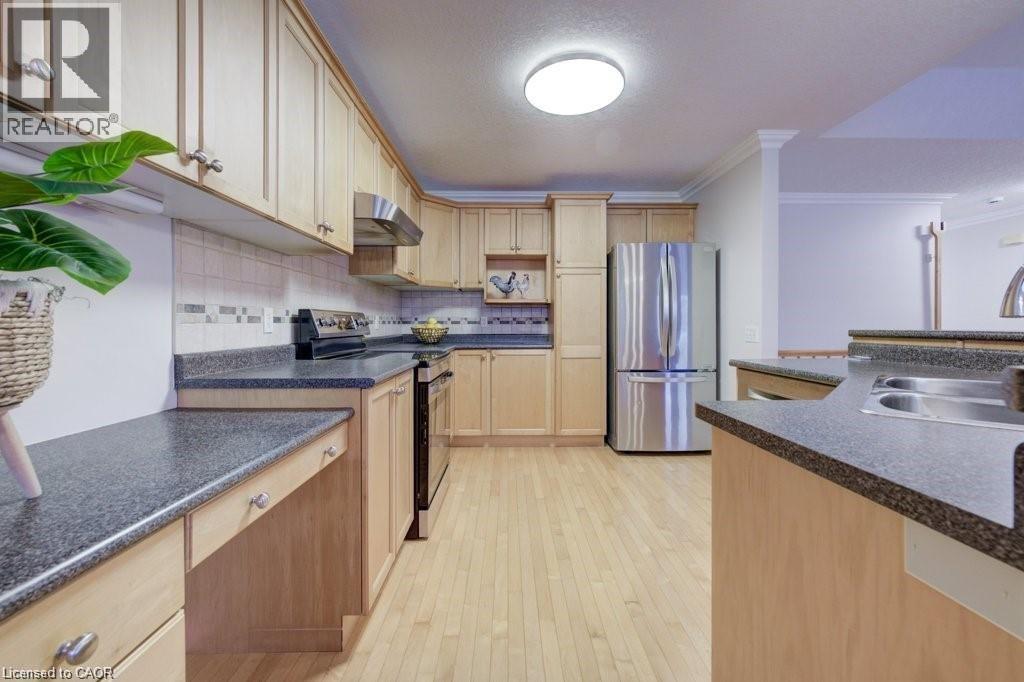 670 Salzburg Drive, Waterloo, Ontario  N2V 2N8 - Photo 16 - 40799848