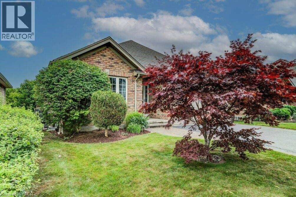 670 Salzburg Drive, Waterloo, Ontario  N2V 2N8 - Photo 3 - 40799848