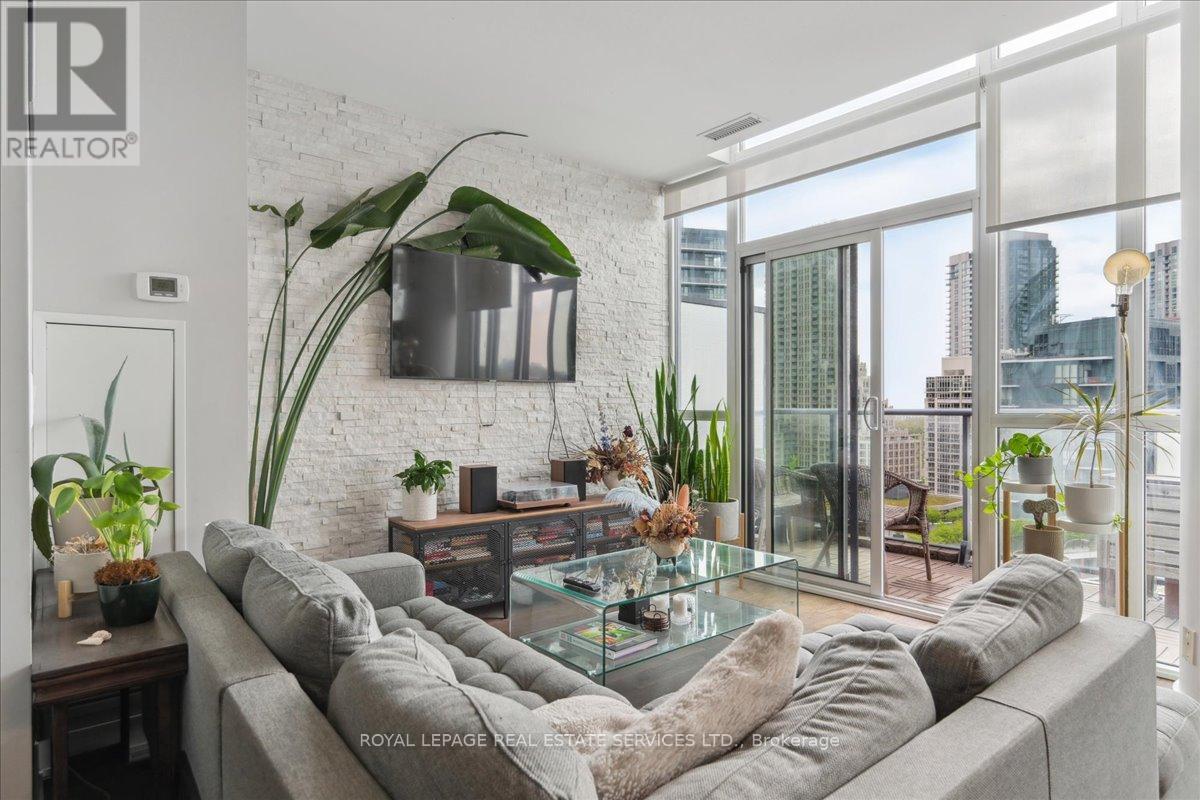 Ph - 08 - 169 Fort York Boulevard, Toronto, Ontario  M5V 0C8 - Photo 14 - C12806962