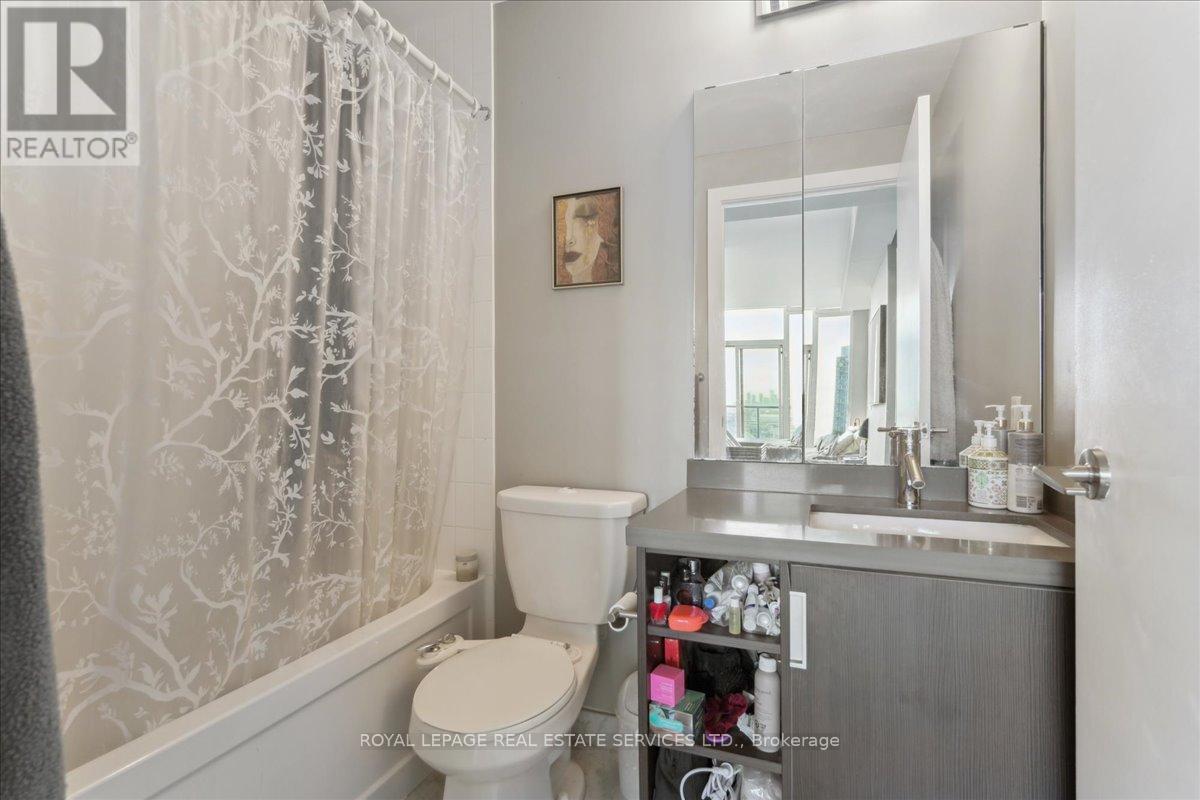 Ph - 08 - 169 Fort York Boulevard, Toronto, Ontario  M5V 0C8 - Photo 25 - C12806962