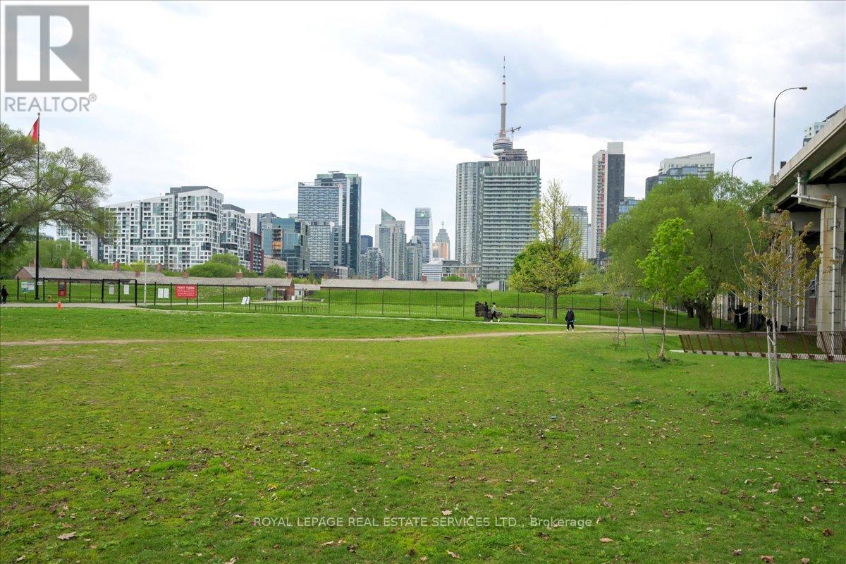 Ph - 08 - 169 Fort York Boulevard, Toronto, Ontario  M5V 0C8 - Photo 37 - C12806962