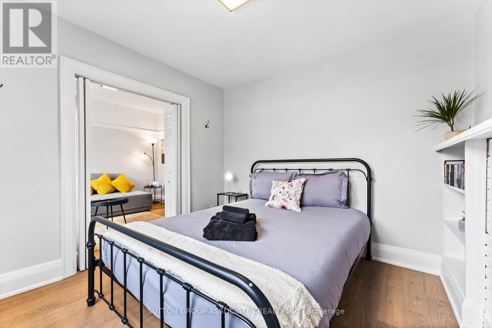 2 - 582 St Clair Avenue W, Toronto, Ontario  M6C 1A6 - Photo 10 - C12806966