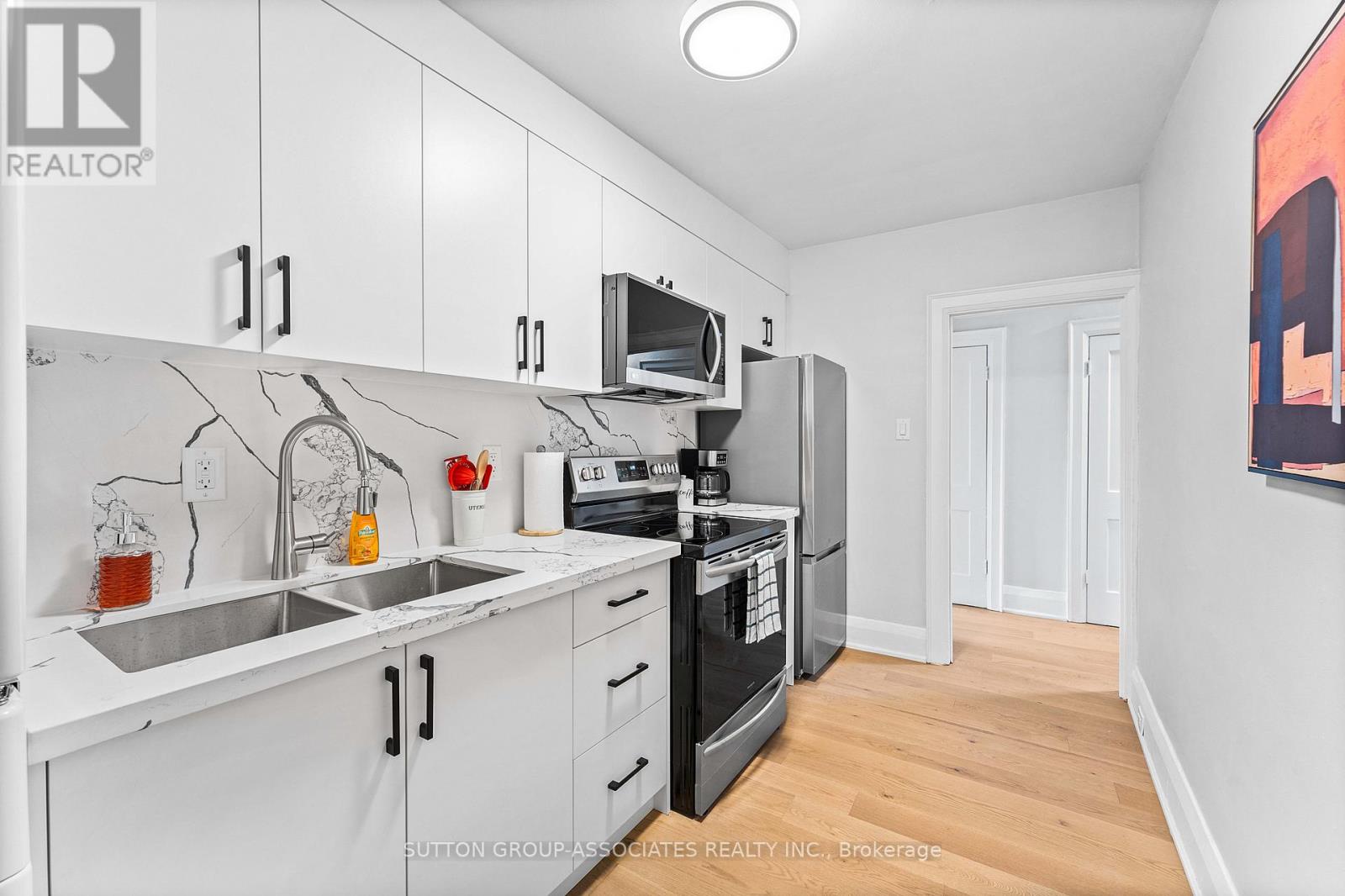 2 - 582 St Clair Avenue W, Toronto, Ontario  M6C 1A6 - Photo 15 - C12806966