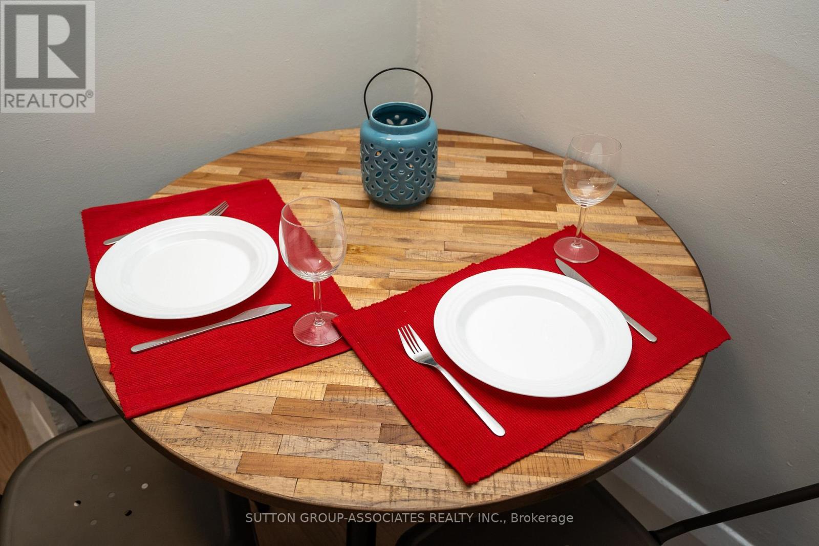 2 - 582 St Clair Avenue W, Toronto, Ontario  M6C 1A6 - Photo 16 - C12806966