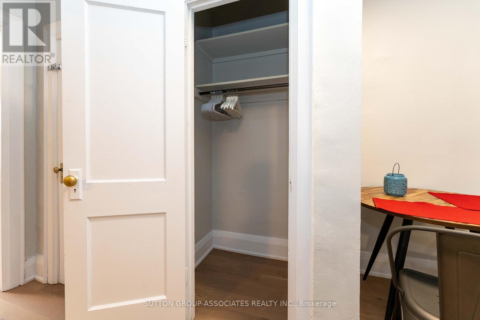 2 - 582 St Clair Avenue W, Toronto, Ontario  M6C 1A6 - Photo 6 - C12806966