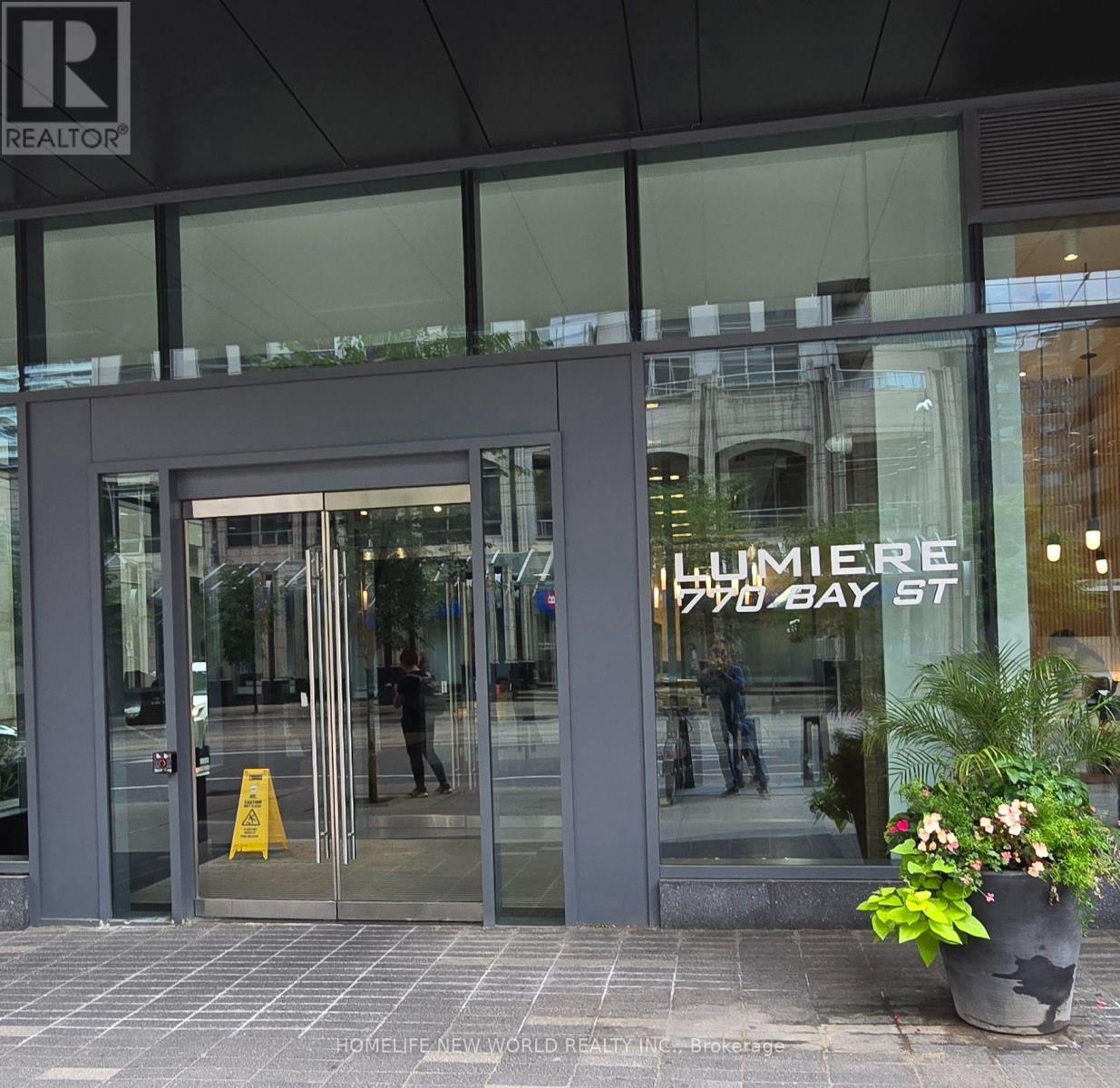 2208 - 770 Bay Street, Toronto, Ontario  M5G 0A6 - Photo 3 - C12807002