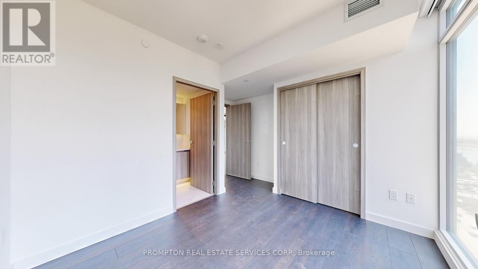 4911 - 3 Concord Cityplace Way, Toronto (Waterfront Communities), Ontario  M5V 0X4 - Photo 11 - C12807090