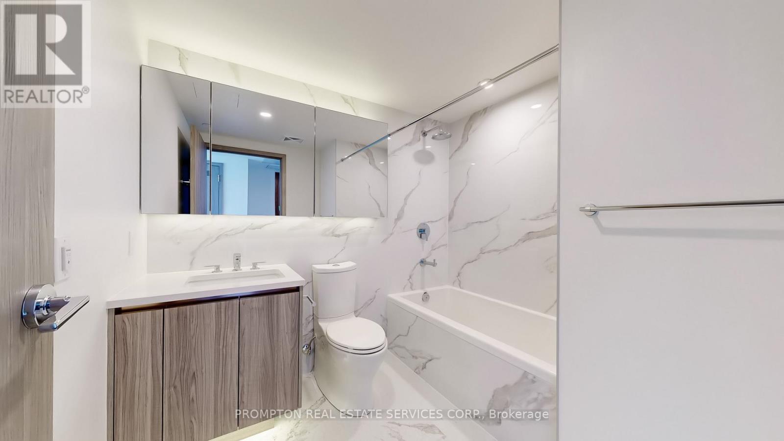 4911 - 3 Concord Cityplace Way, Toronto (Waterfront Communities), Ontario  M5V 0X4 - Photo 16 - C12807090