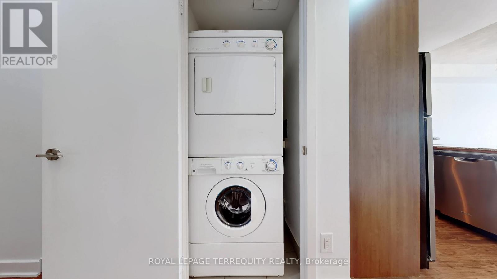 1113 - 260 Sackville Street, Toronto (Regent Park), Ontario  M5A 0B3 - Photo 17 - C12807094