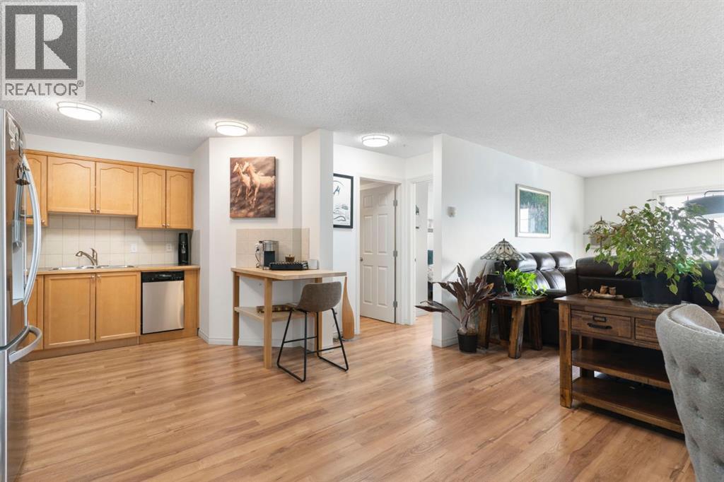 301, 128 Centre Avenue, Cochrane, Alberta  T4C 1Z4 - Photo 5 - A2287535