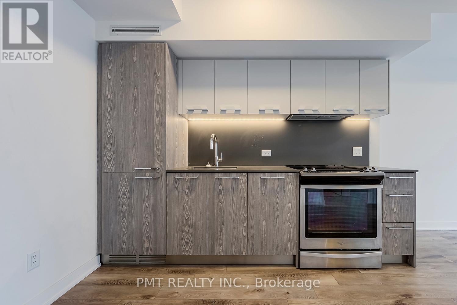 704 - 30 Baseball Place, Toronto, Ontario  M4M 0E8 - Photo 4 - E12806934