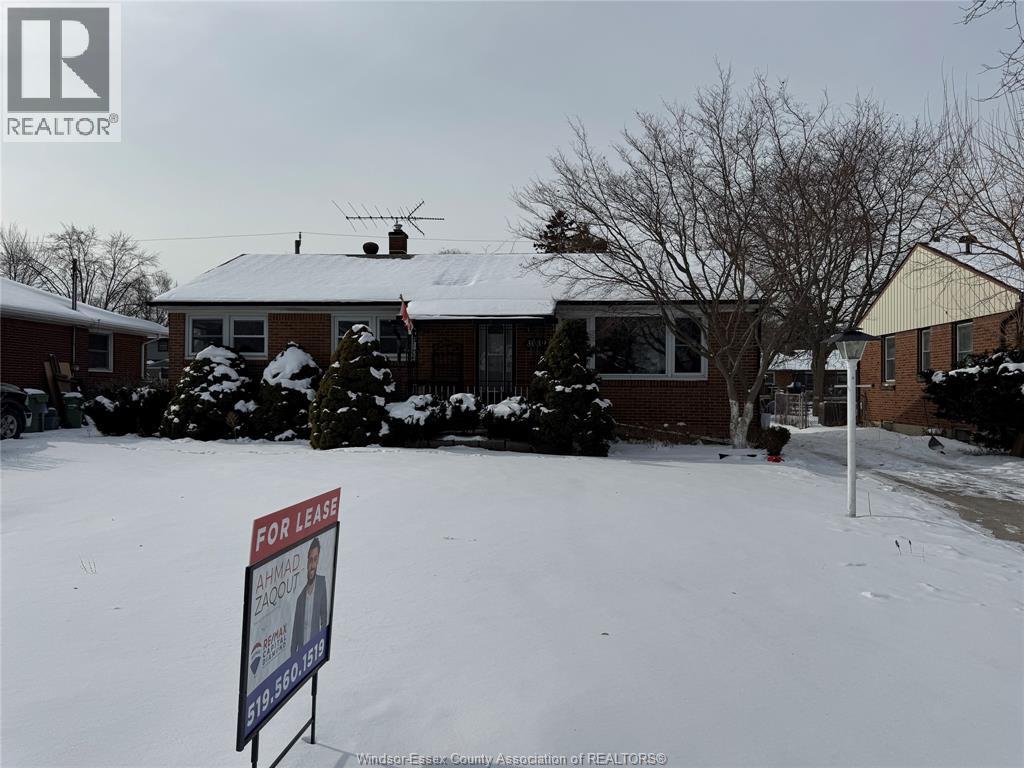 MLS# 26003663: 3039 BRUCE AVENUE, Windsor, Canada