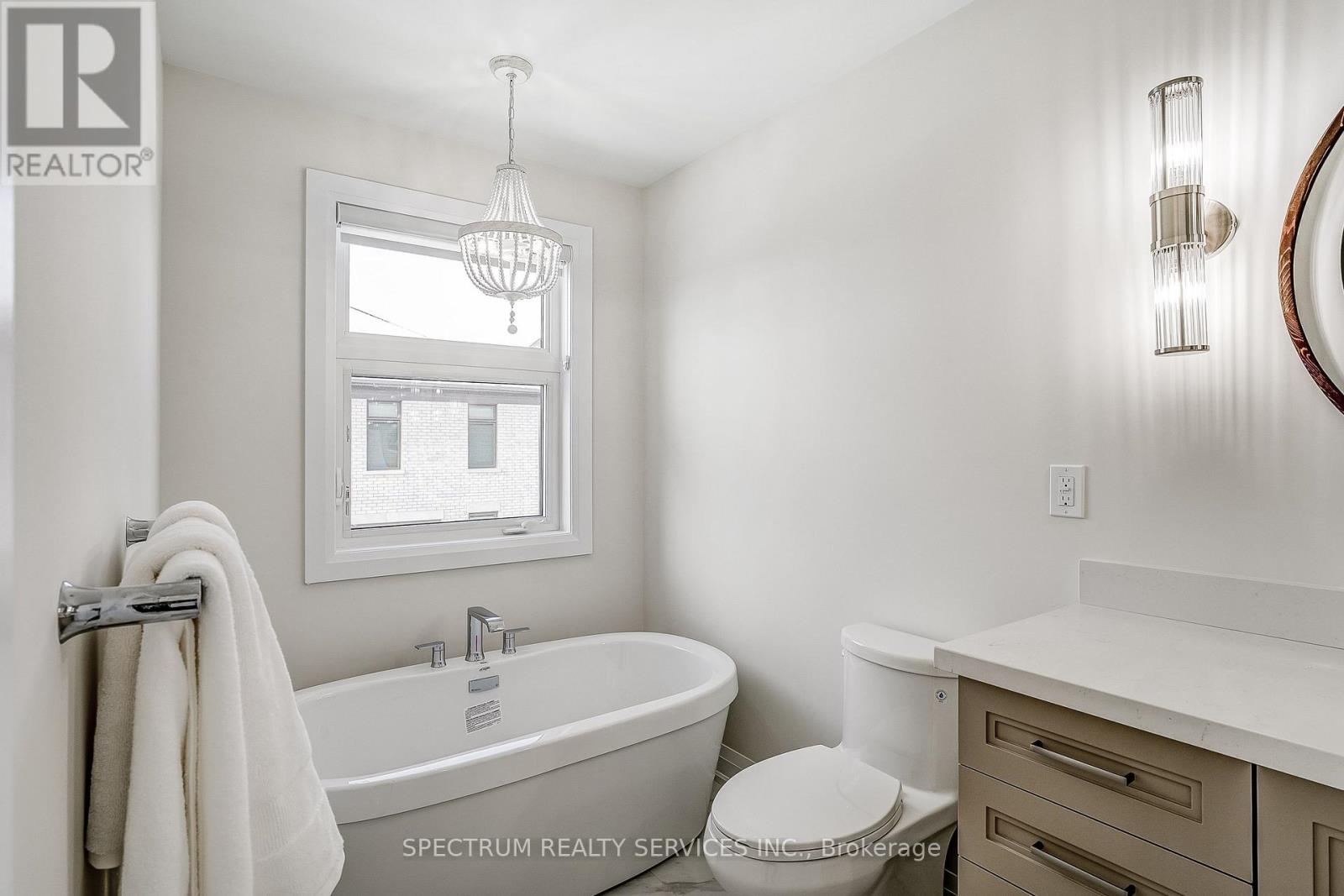 139 Adario Crescent, Vaughan, Ontario  L3L 0G4 - Photo 12 - N12806932