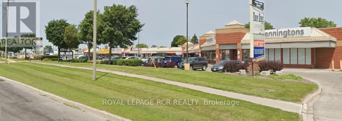 7 - 18025 YONGE STREET, Newmarket, Ontario