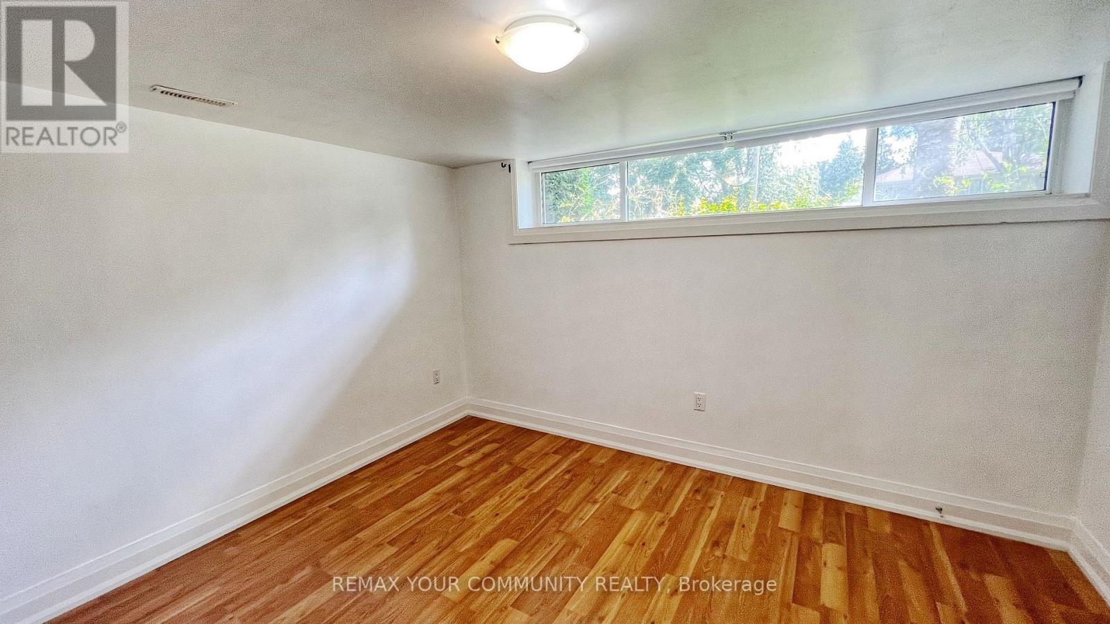 Lower - 32 Collins Crescent, Aurora, Ontario  L4G 2W2 - Photo 7 - N12807022