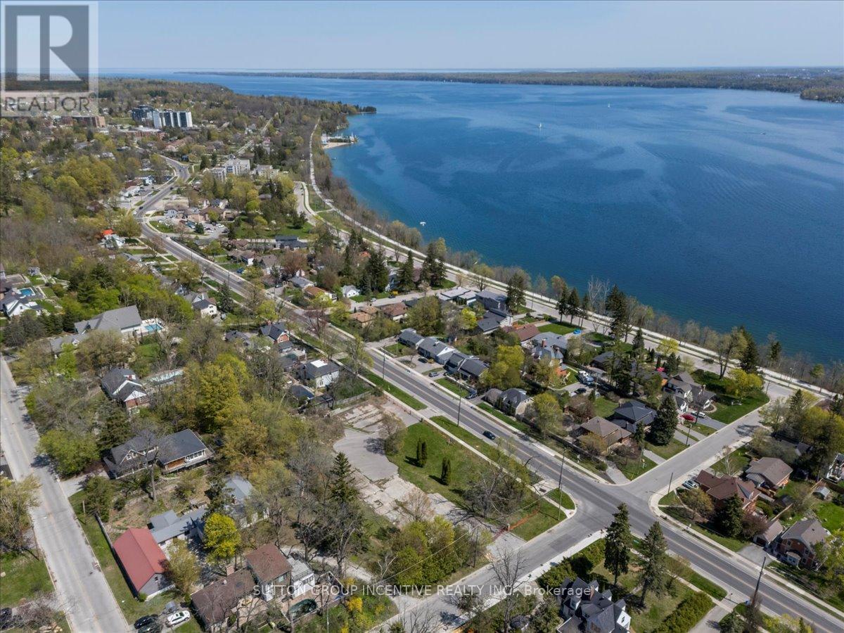 114 Blake Street E, Barrie (North Shore), Ontario  L4M 1K3 - Photo 15 - S12806986