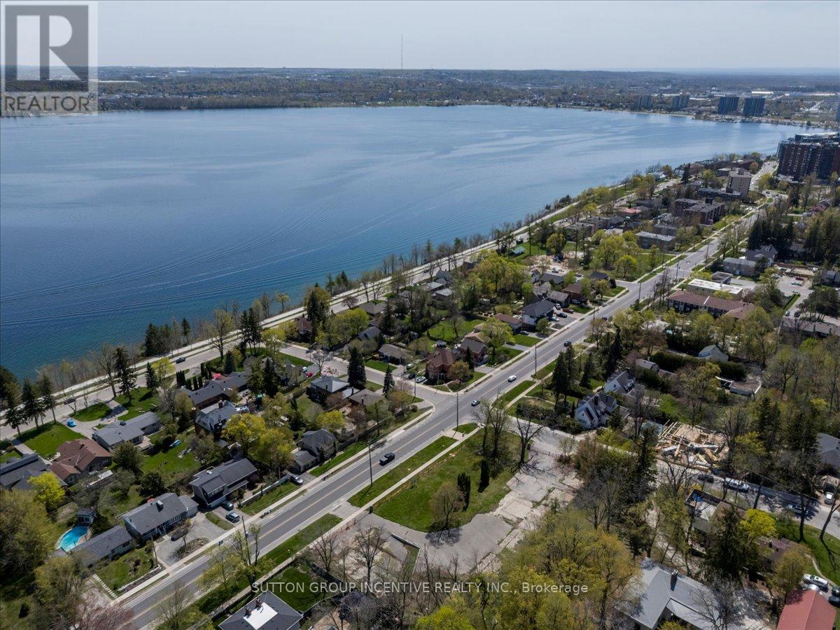 114 Blake Street E, Barrie (North Shore), Ontario  L4M 1K3 - Photo 5 - S12806986