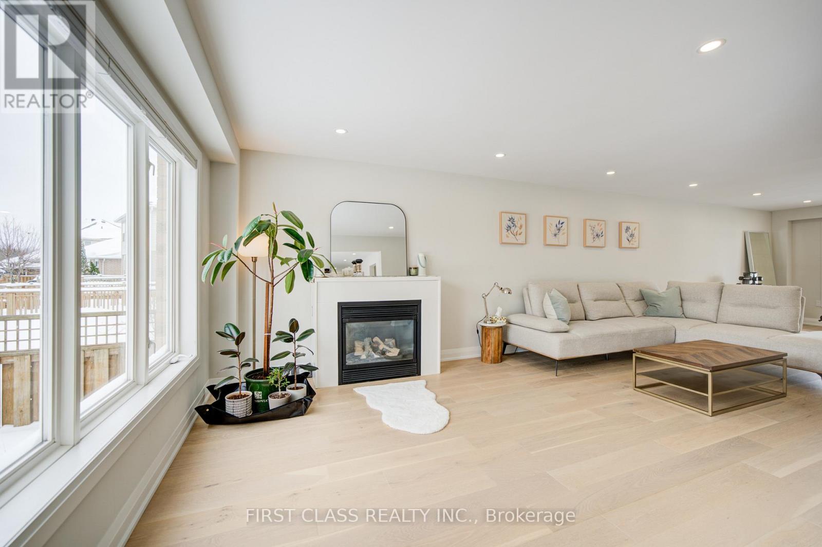 26 Country Lane, Barrie (Painswick South), Ontario  L4N 0E6 - Photo 10 - S12807026