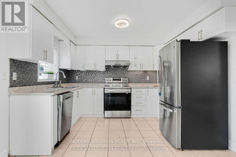 67 Roundstone Drive, Brampton, Ontario  L6X 0K4 - Photo 11 - W12806950