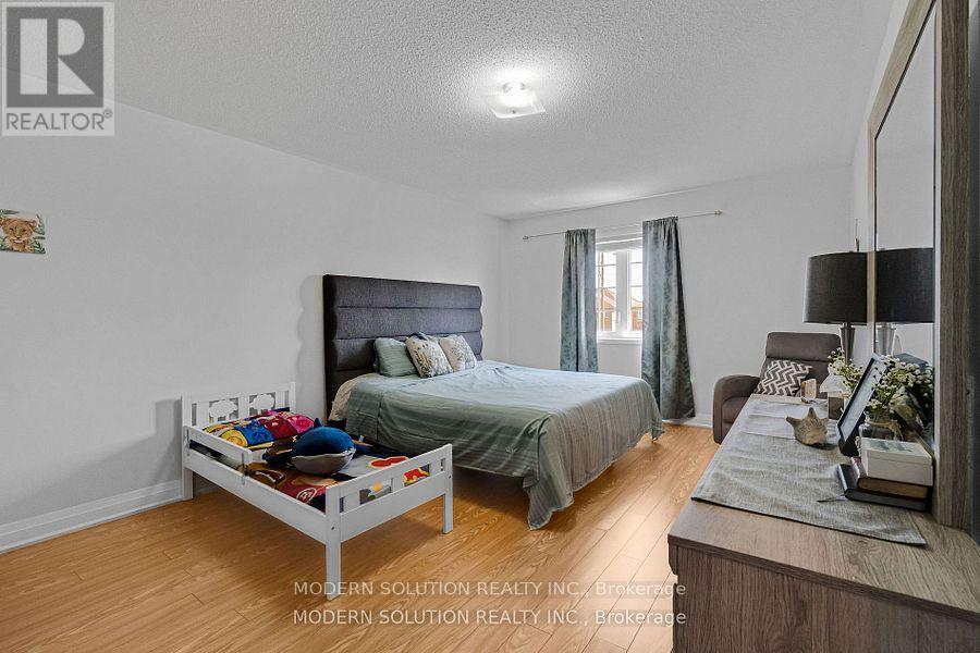 67 Roundstone Drive, Brampton, Ontario  L6X 0K4 - Photo 17 - W12806950