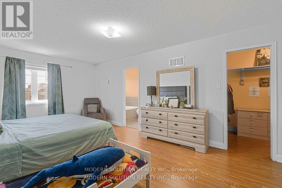 67 Roundstone Drive, Brampton, Ontario  L6X 0K4 - Photo 19 - W12806950