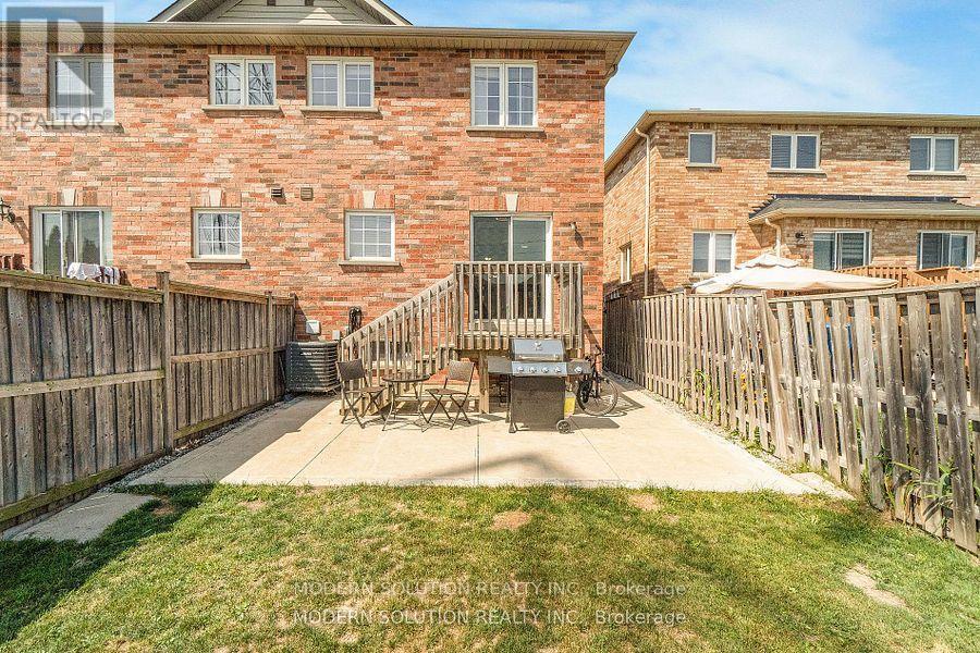 67 Roundstone Drive, Brampton, Ontario  L6X 0K4 - Photo 38 - W12806950