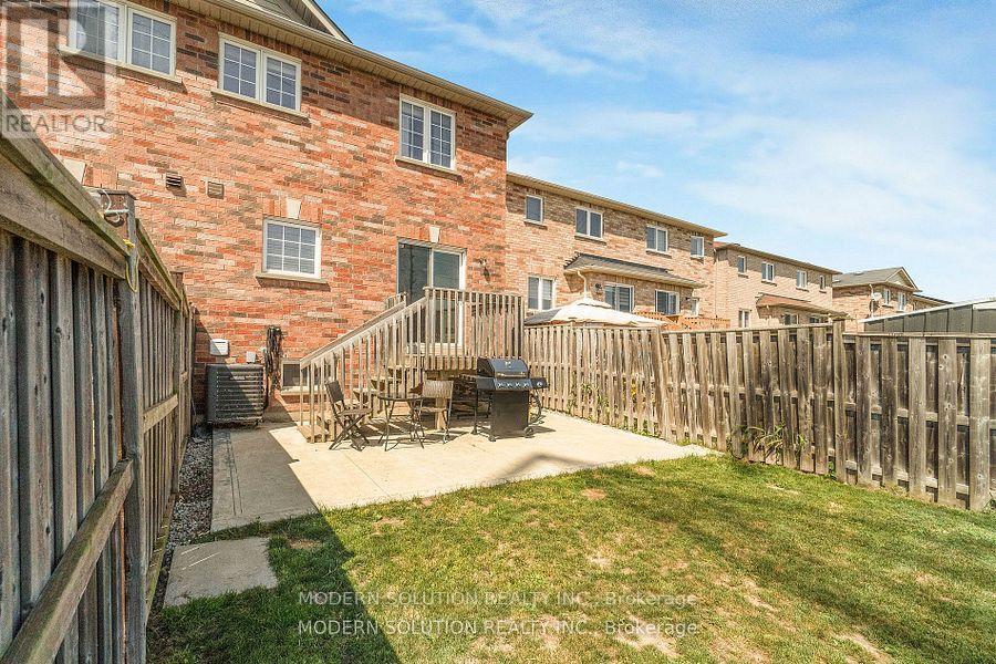 67 Roundstone Drive, Brampton, Ontario  L6X 0K4 - Photo 39 - W12806950