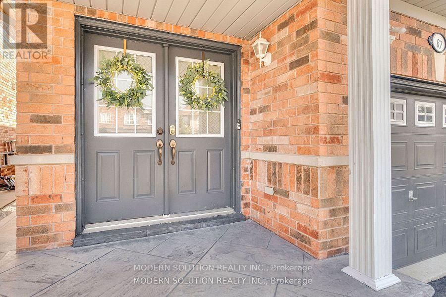 67 Roundstone Drive, Brampton, Ontario  L6X 0K4 - Photo 4 - W12806950
